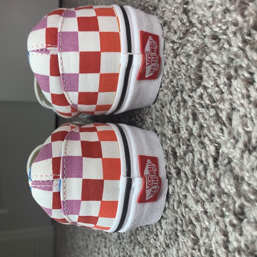 Vans - Picture 3 of 4